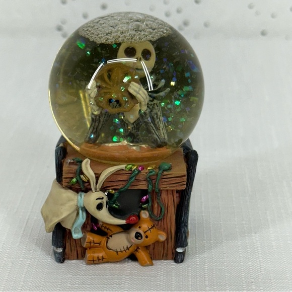 Disney Nightmare Before Christmas Jack & Zero Mini Snow Globe - Picture 10 of 13